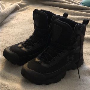 A pair of like new under armour work boots